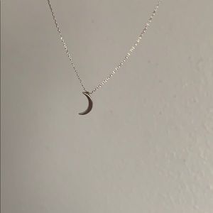 Super cute brandy Melville silver moon necklace!!
